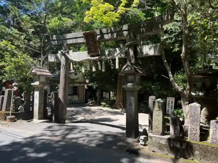 磐船神社の{uncategorized: "未分類", other: "その他", undefined: "問題あり", building: "その他建物", grave: "お墓", sacred_gate: "鳥居", guardian: "狛犬", statue: "像", buddha: "仏像", history: "歴史", nature: "自然", garden: "庭園", animal: "動物", pagoda: "塔", temizu: "手水舎", mountain_gate: "山門・神門", sanctuary: "本殿・本堂", subordinate: "末社・摂社", art: "芸術", scenery: "景色", jizo: "地蔵", ema: "絵馬", goshuin: "御朱印", omikuji: "おみくじ", items: "授与品その他", amulet: "お守り", goshuincho: "御朱印帳", eats: "食事", festival: "お祭り", votive_dance: "神楽", shichigosan: "七五三参", wedding: "結婚式", experience: "体験その他", initially: "初詣", around: "周辺", anti_infection: "感染症対策"}