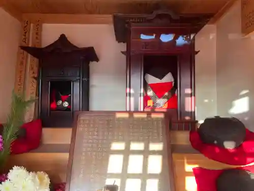 生水の地蔵堂の{uncategorized: "未分類", other: "その他", undefined: "問題あり", building: "その他建物", grave: "お墓", sacred_gate: "鳥居", guardian: "狛犬", statue: "像", buddha: "仏像", history: "歴史", nature: "自然", garden: "庭園", animal: "動物", pagoda: "塔", temizu: "手水舎", mountain_gate: "山門・神門", sanctuary: "本殿・本堂", subordinate: "末社・摂社", art: "芸術", scenery: "景色", jizo: "地蔵", ema: "絵馬", goshuin: "御朱印", omikuji: "おみくじ", items: "授与品その他", amulet: "お守り", goshuincho: "御朱印帳", eats: "食事", festival: "お祭り", votive_dance: "神楽", shichigosan: "七五三参", wedding: "結婚式", experience: "体験その他", initially: "初詣", around: "周辺", anti_infection: "感染症対策"}