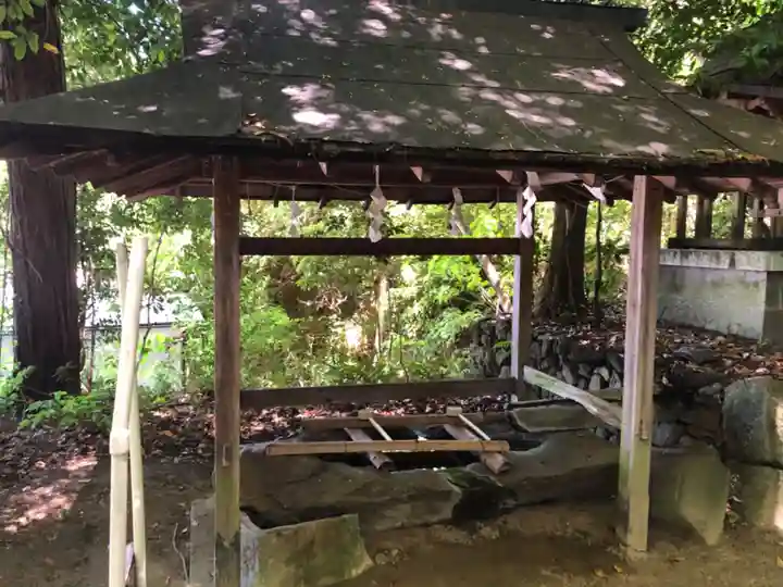 穴師坐兵主神社の手水舎