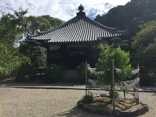 橘寺の末社