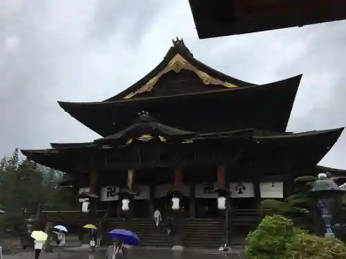 善光寺の本殿・本堂