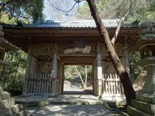 弥谷寺の山門