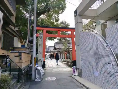 安井金比羅宮の{uncategorized: "未分類", other: "その他", undefined: "問題あり", building: "その他建物", grave: "お墓", sacred_gate: "鳥居", guardian: "狛犬", statue: "像", buddha: "仏像", history: "歴史", nature: "自然", garden: "庭園", animal: "動物", pagoda: "塔", temizu: "手水舎", mountain_gate: "山門・神門", sanctuary: "本殿・本堂", subordinate: "末社・摂社", art: "芸術", scenery: "景色", jizo: "地蔵", ema: "絵馬", goshuin: "御朱印", omikuji: "おみくじ", items: "授与品その他", amulet: "お守り", goshuincho: "御朱印帳", eats: "食事", festival: "お祭り", votive_dance: "神楽", shichigosan: "七五三参", wedding: "結婚式", experience: "体験その他", initially: "初詣", around: "周辺", anti_infection: "感染症対策"}