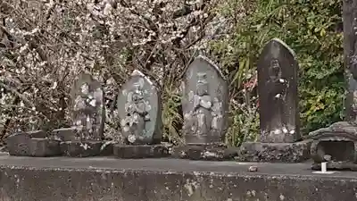 観音堂（粟倉）の仏像