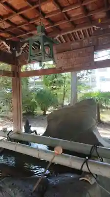 六所神社の手水舎