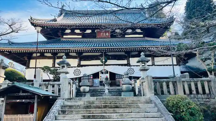 温泉寺の本殿