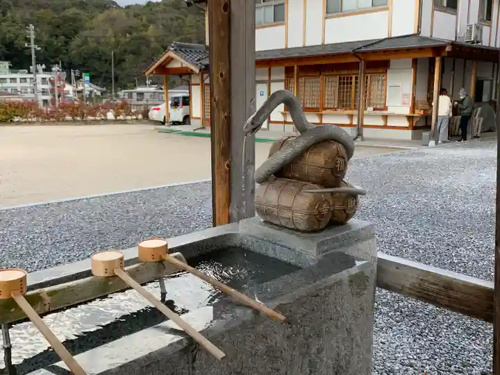 岩国白蛇神社の手水舎