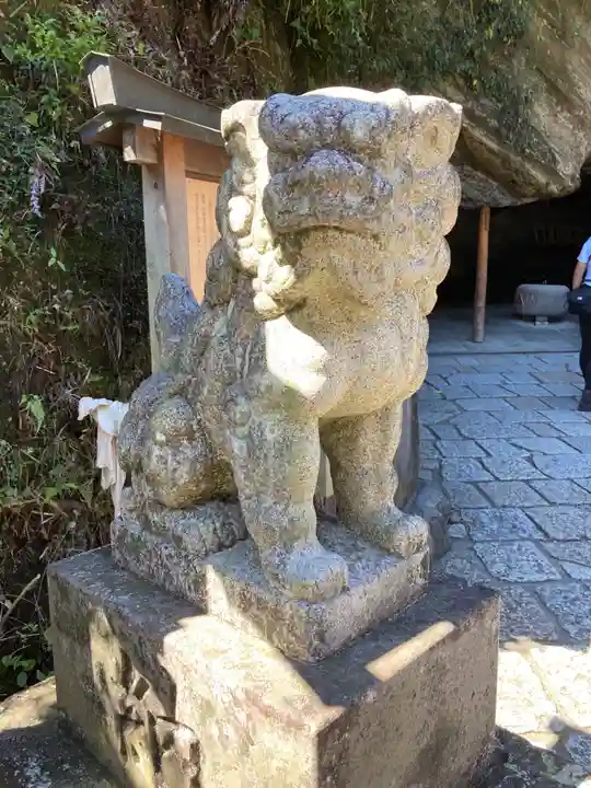 銭洗弁財天宇賀福神社の狛犬