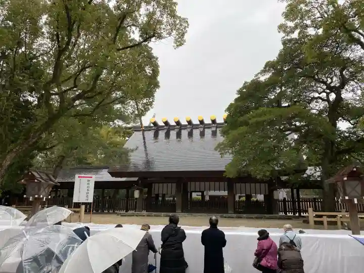 熱田神宮の{uncategorized: "未分類", other: "その他", undefined: "問題あり", building: "その他建物", grave: "お墓", sacred_gate: "鳥居", guardian: "狛犬", statue: "像", buddha: "仏像", history: "歴史", nature: "自然", garden: "庭園", animal: "動物", pagoda: "塔", temizu: "手水舎", mountain_gate: "山門・神門", sanctuary: "本殿・本堂", subordinate: "末社・摂社", art: "芸術", scenery: "景色", jizo: "地蔵", ema: "絵馬", goshuin: "御朱印", omikuji: "おみくじ", items: "授与品その他", amulet: "お守り", goshuincho: "御朱印帳", eats: "食事", festival: "お祭り", votive_dance: "神楽", shichigosan: "七五三参", wedding: "結婚式", experience: "体験その他", initially: "初詣", around: "周辺", anti_infection: "感染症対策"}