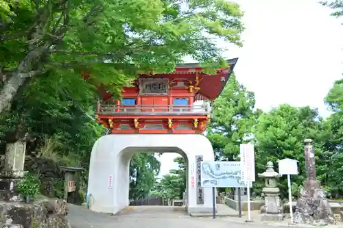 呑海院の山門