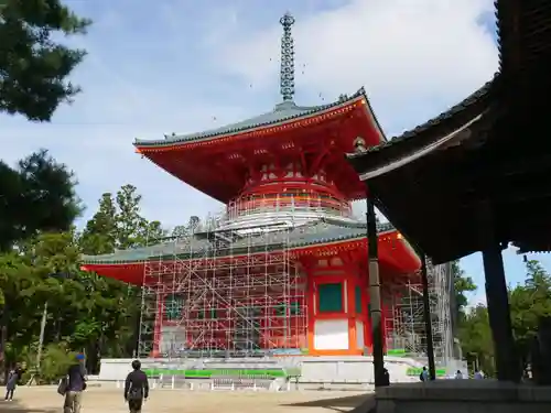 高野山金剛峯寺の塔