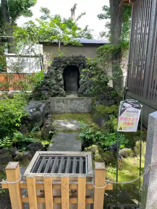 仲町氷川神社の{uncategorized: "未分類", other: "その他", undefined: "問題あり", building: "その他建物", grave: "お墓", sacred_gate: "鳥居", guardian: "狛犬", statue: "像", buddha: "仏像", history: "歴史", nature: "自然", garden: "庭園", animal: "動物", pagoda: "塔", temizu: "手水舎", mountain_gate: "山門・神門", sanctuary: "本殿・本堂", subordinate: "末社・摂社", art: "芸術", scenery: "景色", jizo: "地蔵", ema: "絵馬", goshuin: "御朱印", omikuji: "おみくじ", items: "授与品その他", amulet: "お守り", goshuincho: "御朱印帳", eats: "食事", festival: "お祭り", votive_dance: "神楽", shichigosan: "七五三参", wedding: "結婚式", experience: "体験その他", initially: "初詣", around: "周辺", anti_infection: "感染症対策"}
