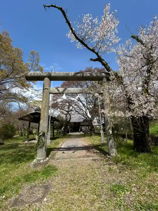 田口招魂社の{uncategorized: "未分類", other: "その他", undefined: "問題あり", building: "その他建物", grave: "お墓", sacred_gate: "鳥居", guardian: "狛犬", statue: "像", buddha: "仏像", history: "歴史", nature: "自然", garden: "庭園", animal: "動物", pagoda: "塔", temizu: "手水舎", mountain_gate: "山門・神門", sanctuary: "本殿・本堂", subordinate: "末社・摂社", art: "芸術", scenery: "景色", jizo: "地蔵", ema: "絵馬", goshuin: "御朱印", omikuji: "おみくじ", items: "授与品その他", amulet: "お守り", goshuincho: "御朱印帳", eats: "食事", festival: "お祭り", votive_dance: "神楽", shichigosan: "七五三参", wedding: "結婚式", experience: "体験その他", initially: "初詣", around: "周辺", anti_infection: "感染症対策"}