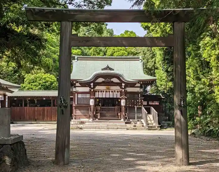 氷上姉子神社(熱田神宮摂社)の{uncategorized: "未分類", other: "その他", undefined: "問題あり", building: "その他建物", grave: "お墓", sacred_gate: "鳥居", guardian: "狛犬", statue: "像", buddha: "仏像", history: "歴史", nature: "自然", garden: "庭園", animal: "動物", pagoda: "塔", temizu: "手水舎", mountain_gate: "山門・神門", sanctuary: "本殿・本堂", subordinate: "末社・摂社", art: "芸術", scenery: "景色", jizo: "地蔵", ema: "絵馬", goshuin: "御朱印", omikuji: "おみくじ", items: "授与品その他", amulet: "お守り", goshuincho: "御朱印帳", eats: "食事", festival: "お祭り", votive_dance: "神楽", shichigosan: "七五三参", wedding: "結婚式", experience: "体験その他", initially: "初詣", around: "周辺", anti_infection: "感染症対策"}