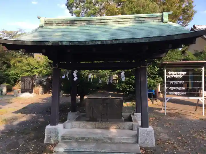 楊原神社の手水舎