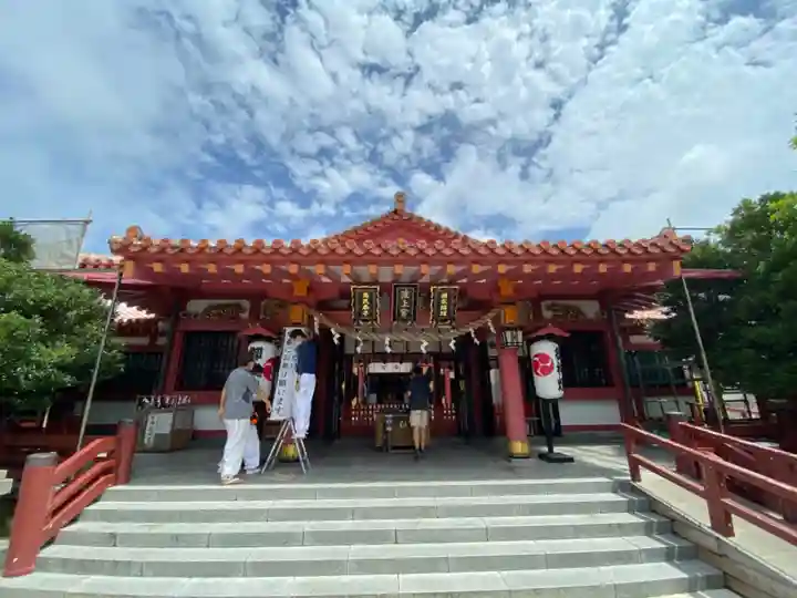 波上宮の本殿・本堂