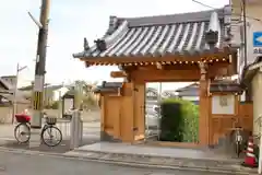 松林寺の山門