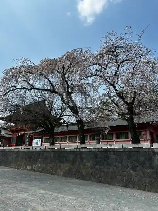 富士山本宮浅間大社の{uncategorized: "未分類", other: "その他", undefined: "問題あり", building: "その他建物", grave: "お墓", sacred_gate: "鳥居", guardian: "狛犬", statue: "像", buddha: "仏像", history: "歴史", nature: "自然", garden: "庭園", animal: "動物", pagoda: "塔", temizu: "手水舎", mountain_gate: "山門・神門", sanctuary: "本殿・本堂", subordinate: "末社・摂社", art: "芸術", scenery: "景色", jizo: "地蔵", ema: "絵馬", goshuin: "御朱印", omikuji: "おみくじ", items: "授与品その他", amulet: "お守り", goshuincho: "御朱印帳", eats: "食事", festival: "お祭り", votive_dance: "神楽", shichigosan: "七五三参", wedding: "結婚式", experience: "体験その他", initially: "初詣", around: "周辺", anti_infection: "感染症対策"}