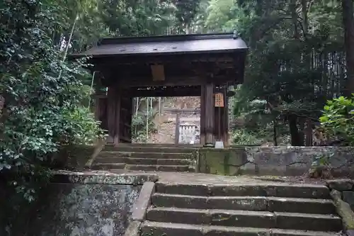 月照寺の山門