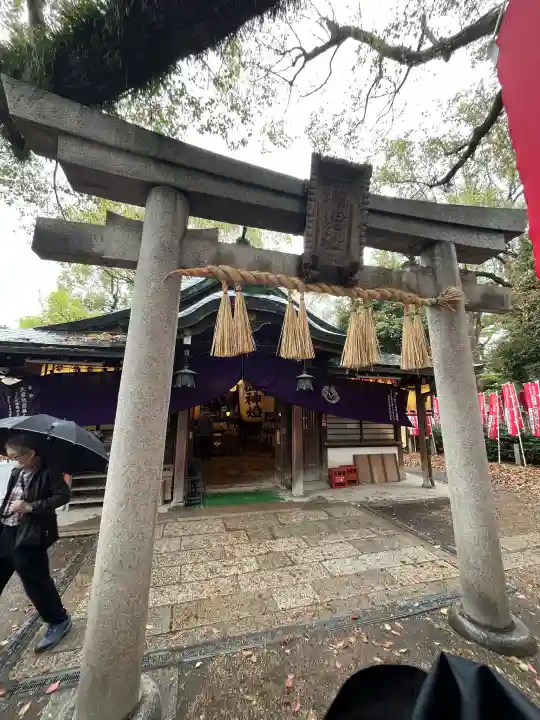 楠珺社(住吉大社末社)の{uncategorized: "未分類", other: "その他", undefined: "問題あり", building: "その他建物", grave: "お墓", sacred_gate: "鳥居", guardian: "狛犬", statue: "像", buddha: "仏像", history: "歴史", nature: "自然", garden: "庭園", animal: "動物", pagoda: "塔", temizu: "手水舎", mountain_gate: "山門・神門", sanctuary: "本殿・本堂", subordinate: "末社・摂社", art: "芸術", scenery: "景色", jizo: "地蔵", ema: "絵馬", goshuin: "御朱印", omikuji: "おみくじ", items: "授与品その他", amulet: "お守り", goshuincho: "御朱印帳", eats: "食事", festival: "お祭り", votive_dance: "神楽", shichigosan: "七五三参", wedding: "結婚式", experience: "体験その他", initially: "初詣", around: "周辺", anti_infection: "感染症対策"}