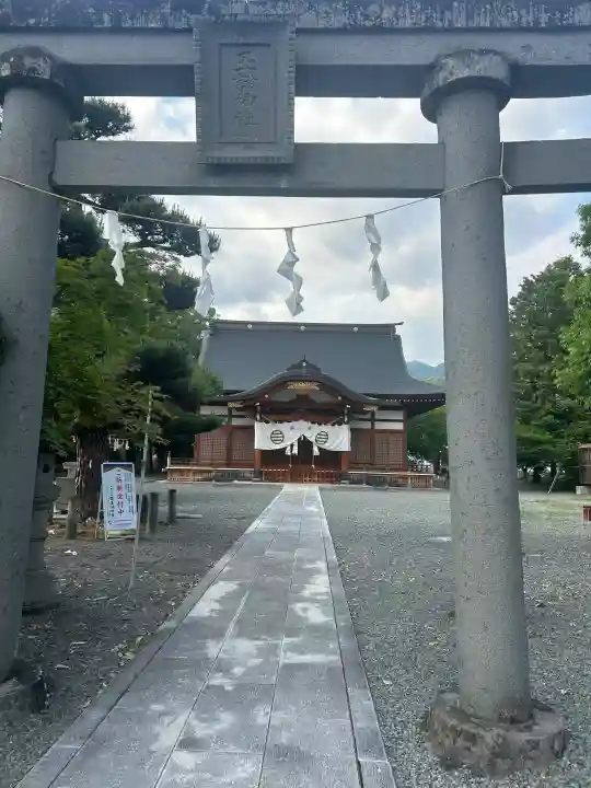 玉諸神社の{uncategorized: "未分類", other: "その他", undefined: "問題あり", building: "その他建物", grave: "お墓", sacred_gate: "鳥居", guardian: "狛犬", statue: "像", buddha: "仏像", history: "歴史", nature: "自然", garden: "庭園", animal: "動物", pagoda: "塔", temizu: "手水舎", mountain_gate: "山門・神門", sanctuary: "本殿・本堂", subordinate: "末社・摂社", art: "芸術", scenery: "景色", jizo: "地蔵", ema: "絵馬", goshuin: "御朱印", omikuji: "おみくじ", items: "授与品その他", amulet: "お守り", goshuincho: "御朱印帳", eats: "食事", festival: "お祭り", votive_dance: "神楽", shichigosan: "七五三参", wedding: "結婚式", experience: "体験その他", initially: "初詣", around: "周辺", anti_infection: "感染症対策"}