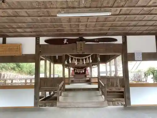 春日神社の本殿