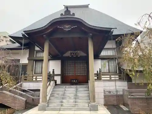 覚林寺の本殿・本堂