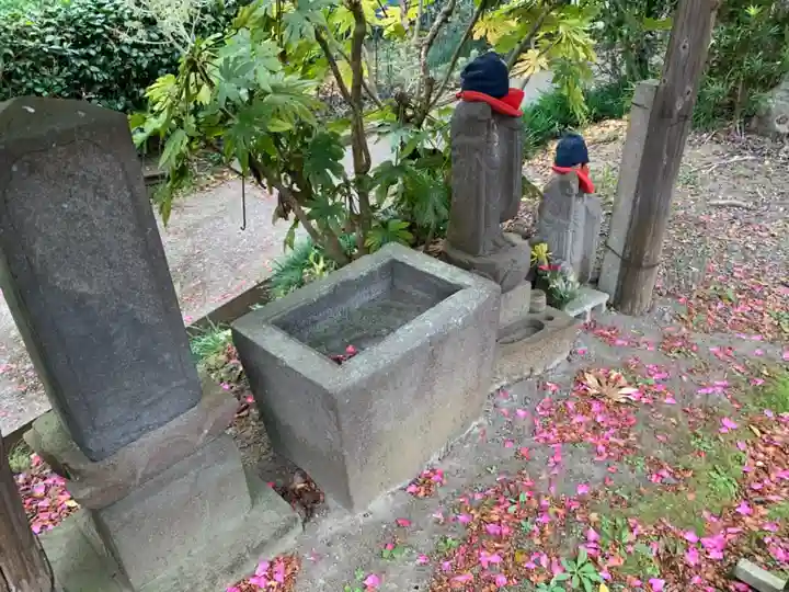 お堂(名称不明)の地蔵