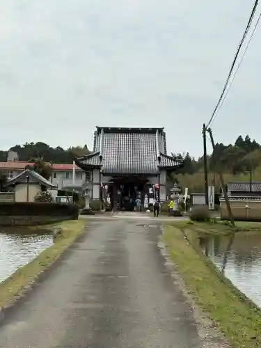 良玄寺の{uncategorized: "未分類", other: "その他", undefined: "問題あり", building: "その他建物", grave: "お墓", sacred_gate: "鳥居", guardian: "狛犬", statue: "像", buddha: "仏像", history: "歴史", nature: "自然", garden: "庭園", animal: "動物", pagoda: "塔", temizu: "手水舎", mountain_gate: "山門・神門", sanctuary: "本殿・本堂", subordinate: "末社・摂社", art: "芸術", scenery: "景色", jizo: "地蔵", ema: "絵馬", goshuin: "御朱印", omikuji: "おみくじ", items: "授与品その他", amulet: "お守り", goshuincho: "御朱印帳", eats: "食事", festival: "お祭り", votive_dance: "神楽", shichigosan: "七五三参", wedding: "結婚式", experience: "体験その他", initially: "初詣", around: "周辺", anti_infection: "感染症対策"}