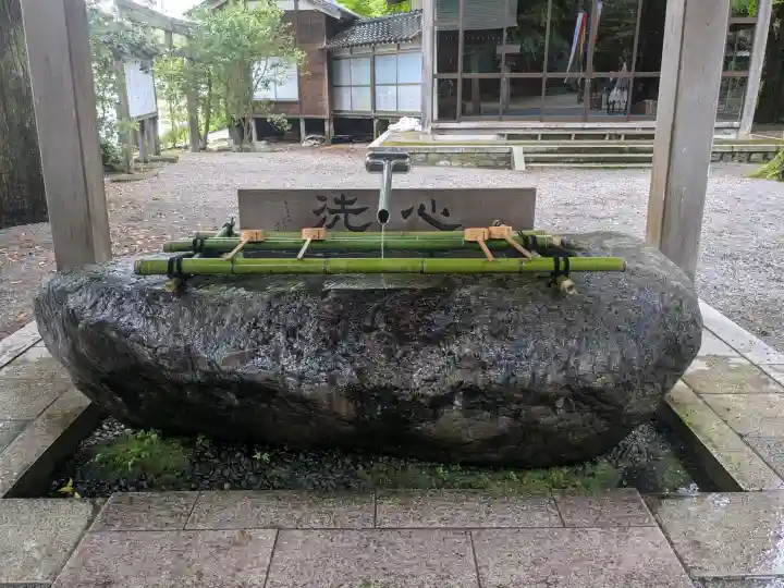 金剱宮の{uncategorized: "未分類", other: "その他", undefined: "問題あり", building: "その他建物", grave: "お墓", sacred_gate: "鳥居", guardian: "狛犬", statue: "像", buddha: "仏像", history: "歴史", nature: "自然", garden: "庭園", animal: "動物", pagoda: "塔", temizu: "手水舎", mountain_gate: "山門・神門", sanctuary: "本殿・本堂", subordinate: "末社・摂社", art: "芸術", scenery: "景色", jizo: "地蔵", ema: "絵馬", goshuin: "御朱印", omikuji: "おみくじ", items: "授与品その他", amulet: "お守り", goshuincho: "御朱印帳", eats: "食事", festival: "お祭り", votive_dance: "神楽", shichigosan: "七五三参", wedding: "結婚式", experience: "体験その他", initially: "初詣", around: "周辺", anti_infection: "感染症対策"}