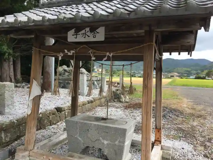 莫越山神社の手水舎