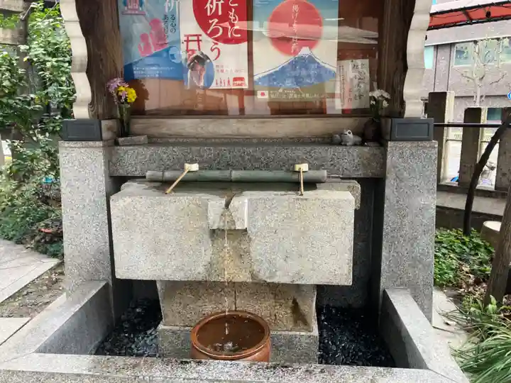 鵲森宮の手水舎