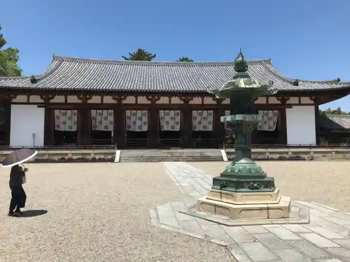 法隆寺の本殿・本堂