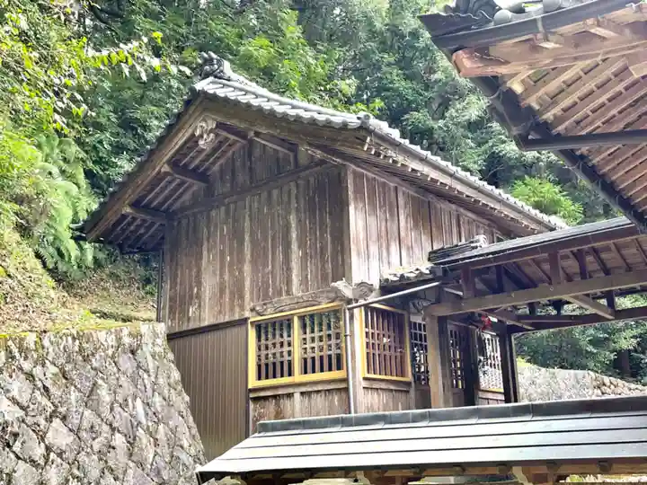 多喜諏訪神社の本殿・本堂