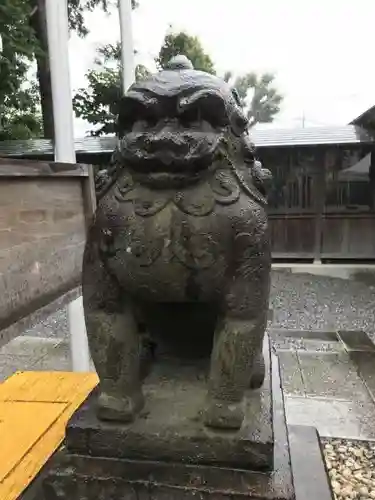 鎮守氷川神社の狛犬