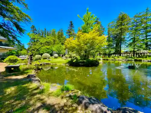 上杉神社の{uncategorized: "未分類", other: "その他", undefined: "問題あり", building: "その他建物", grave: "お墓", sacred_gate: "鳥居", guardian: "狛犬", statue: "像", buddha: "仏像", history: "歴史", nature: "自然", garden: "庭園", animal: "動物", pagoda: "塔", temizu: "手水舎", mountain_gate: "山門・神門", sanctuary: "本殿・本堂", subordinate: "末社・摂社", art: "芸術", scenery: "景色", jizo: "地蔵", ema: "絵馬", goshuin: "御朱印", omikuji: "おみくじ", items: "授与品その他", amulet: "お守り", goshuincho: "御朱印帳", eats: "食事", festival: "お祭り", votive_dance: "神楽", shichigosan: "七五三参", wedding: "結婚式", experience: "体験その他", initially: "初詣", around: "周辺", anti_infection: "感染症対策"}