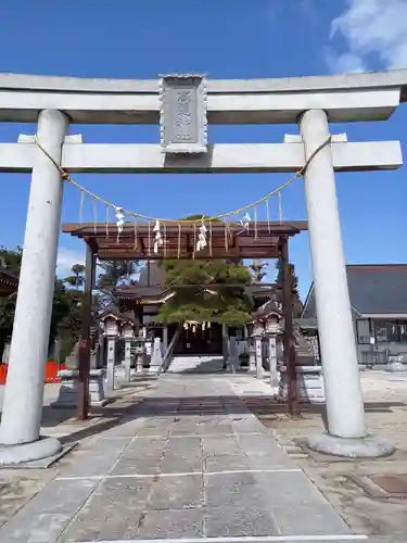 高靇神社の鳥居