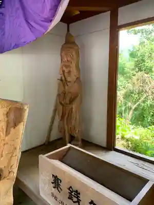 招福神社(貧乏神追放神社)の像