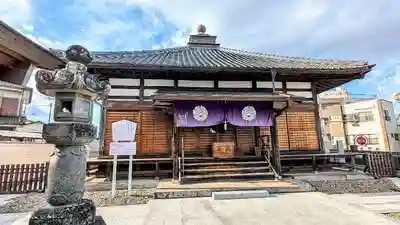 成田山　薬師堂の本殿