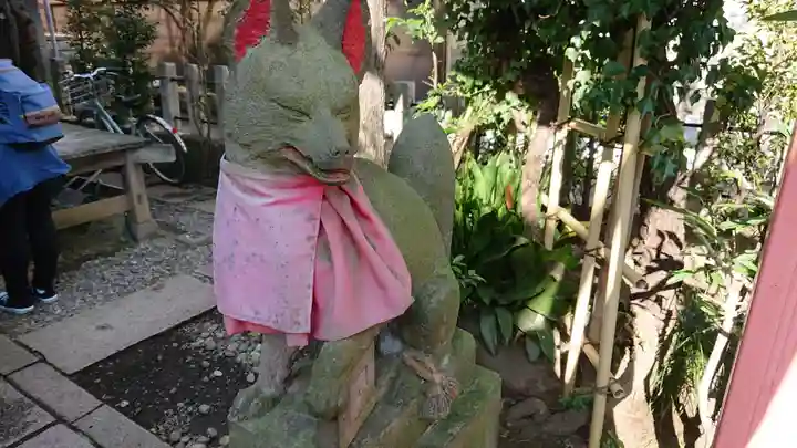 四谷於岩稲荷田宮神社の狛犬