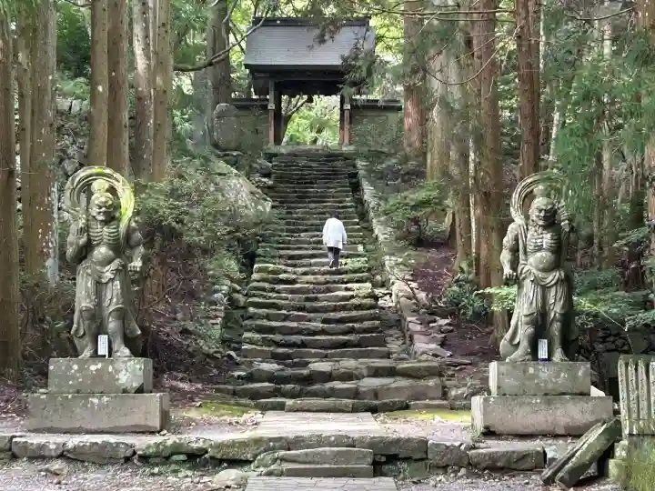 両子寺の{uncategorized: "未分類", other: "その他", undefined: "問題あり", building: "その他建物", grave: "お墓", sacred_gate: "鳥居", guardian: "狛犬", statue: "像", buddha: "仏像", history: "歴史", nature: "自然", garden: "庭園", animal: "動物", pagoda: "塔", temizu: "手水舎", mountain_gate: "山門・神門", sanctuary: "本殿・本堂", subordinate: "末社・摂社", art: "芸術", scenery: "景色", jizo: "地蔵", ema: "絵馬", goshuin: "御朱印", omikuji: "おみくじ", items: "授与品その他", amulet: "お守り", goshuincho: "御朱印帳", eats: "食事", festival: "お祭り", votive_dance: "神楽", shichigosan: "七五三参", wedding: "結婚式", experience: "体験その他", initially: "初詣", around: "周辺", anti_infection: "感染症対策"}