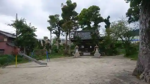 尾津神社の建物その他