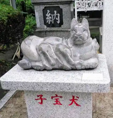 新倉氷川八幡神社の狛犬