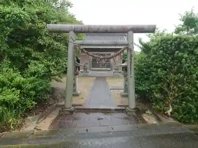 神明社の鳥居