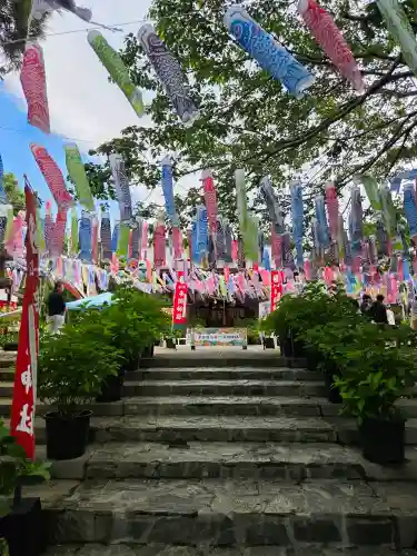 串間神社の{uncategorized: "未分類", other: "その他", undefined: "問題あり", building: "その他建物", grave: "お墓", sacred_gate: "鳥居", guardian: "狛犬", statue: "像", buddha: "仏像", history: "歴史", nature: "自然", garden: "庭園", animal: "動物", pagoda: "塔", temizu: "手水舎", mountain_gate: "山門・神門", sanctuary: "本殿・本堂", subordinate: "末社・摂社", art: "芸術", scenery: "景色", jizo: "地蔵", ema: "絵馬", goshuin: "御朱印", omikuji: "おみくじ", items: "授与品その他", amulet: "お守り", goshuincho: "御朱印帳", eats: "食事", festival: "お祭り", votive_dance: "神楽", shichigosan: "七五三参", wedding: "結婚式", experience: "体験その他", initially: "初詣", around: "周辺", anti_infection: "感染症対策"}