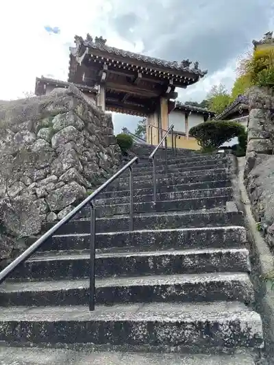 淨圓寺の山門