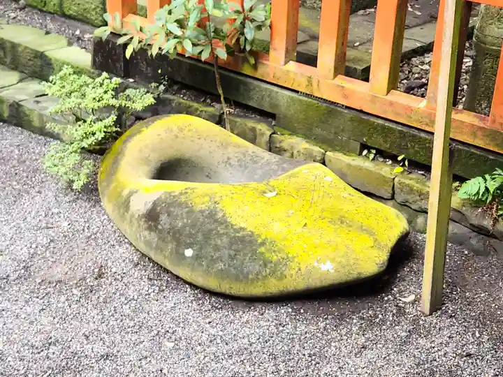 美御前社の手水舎