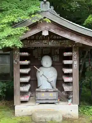 本土寺の{uncategorized: "未分類", other: "その他", undefined: "問題あり", building: "その他建物", grave: "お墓", sacred_gate: "鳥居", guardian: "狛犬", statue: "像", buddha: "仏像", history: "歴史", nature: "自然", garden: "庭園", animal: "動物", pagoda: "塔", temizu: "手水舎", mountain_gate: "山門・神門", sanctuary: "本殿・本堂", subordinate: "末社・摂社", art: "芸術", scenery: "景色", jizo: "地蔵", ema: "絵馬", goshuin: "御朱印", omikuji: "おみくじ", items: "授与品その他", amulet: "お守り", goshuincho: "御朱印帳", eats: "食事", festival: "お祭り", votive_dance: "神楽", shichigosan: "七五三参", wedding: "結婚式", experience: "体験その他", initially: "初詣", around: "周辺", anti_infection: "感染症対策"}