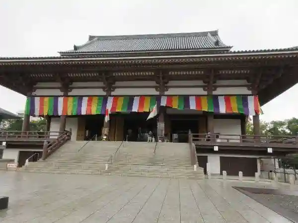西新井大師総持寺の本殿・本堂