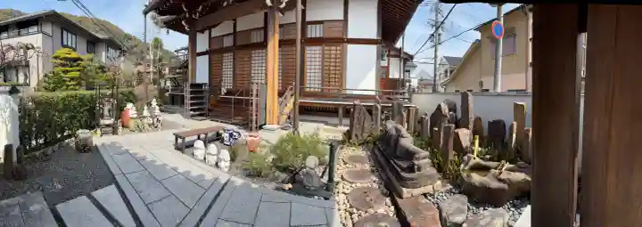 西光寺の{uncategorized: "未分類", other: "その他", undefined: "問題あり", building: "その他建物", grave: "お墓", sacred_gate: "鳥居", guardian: "狛犬", statue: "像", buddha: "仏像", history: "歴史", nature: "自然", garden: "庭園", animal: "動物", pagoda: "塔", temizu: "手水舎", mountain_gate: "山門・神門", sanctuary: "本殿・本堂", subordinate: "末社・摂社", art: "芸術", scenery: "景色", jizo: "地蔵", ema: "絵馬", goshuin: "御朱印", omikuji: "おみくじ", items: "授与品その他", amulet: "お守り", goshuincho: "御朱印帳", eats: "食事", festival: "お祭り", votive_dance: "神楽", shichigosan: "七五三参", wedding: "結婚式", experience: "体験その他", initially: "初詣", around: "周辺", anti_infection: "感染症対策"}